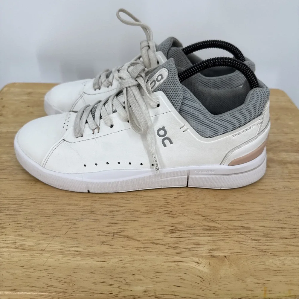 OnCloud On The Roger Womens Advantage Sneaker Cloudtec Size 9 Comfort Speedboard